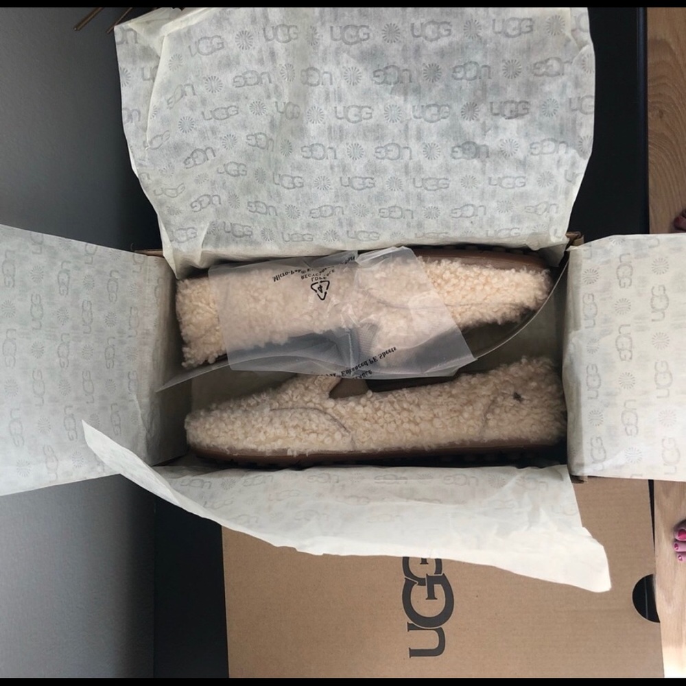 UGG HAILEY FLUFF SHEARLING SLIPPER, Size 9 - Picture 7 of 8